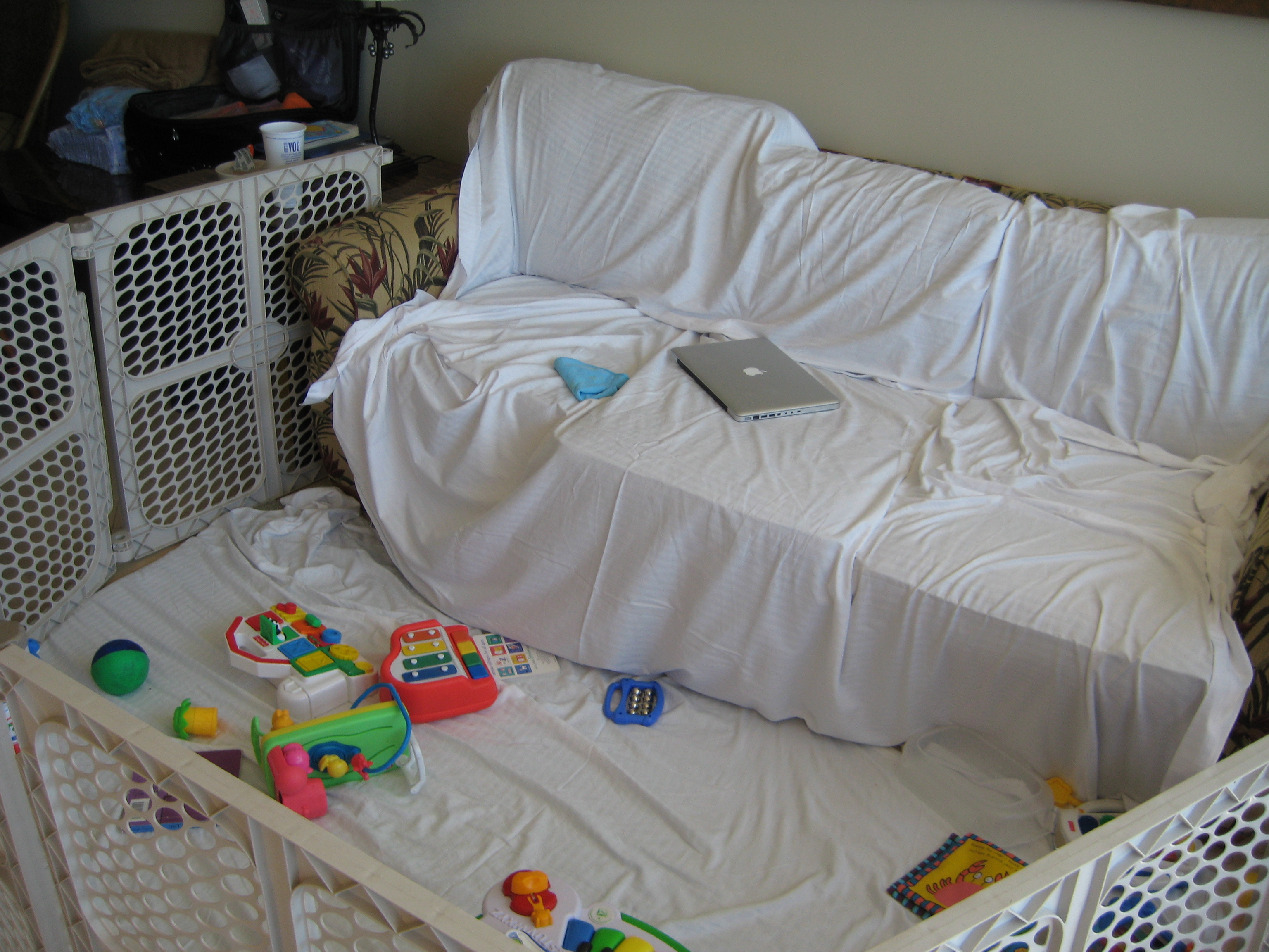 How to Babyproof a hotel room